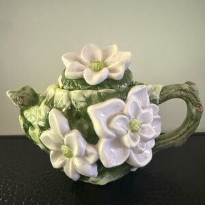 TEAPOT VINTAGE WORLD BAZAARS CERAMIC
MAGNOLIA BLOSSOM